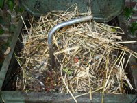 Le compost et son outil d'aération. N.M.