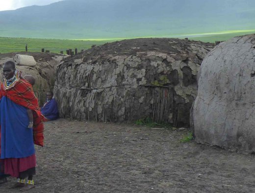 A chacun sa hutte. Massaïs de Tanzanie 2010.